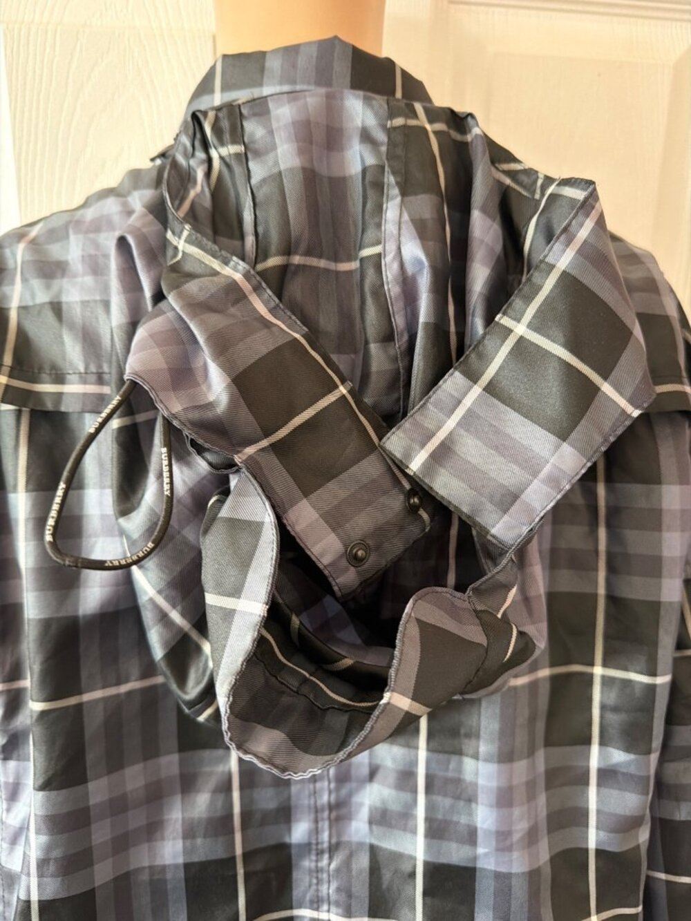 Burberry London Gray Plaid Hooded Belted Waterproof Raincoat Women's Sz L w/COA - Picture 5 of 16